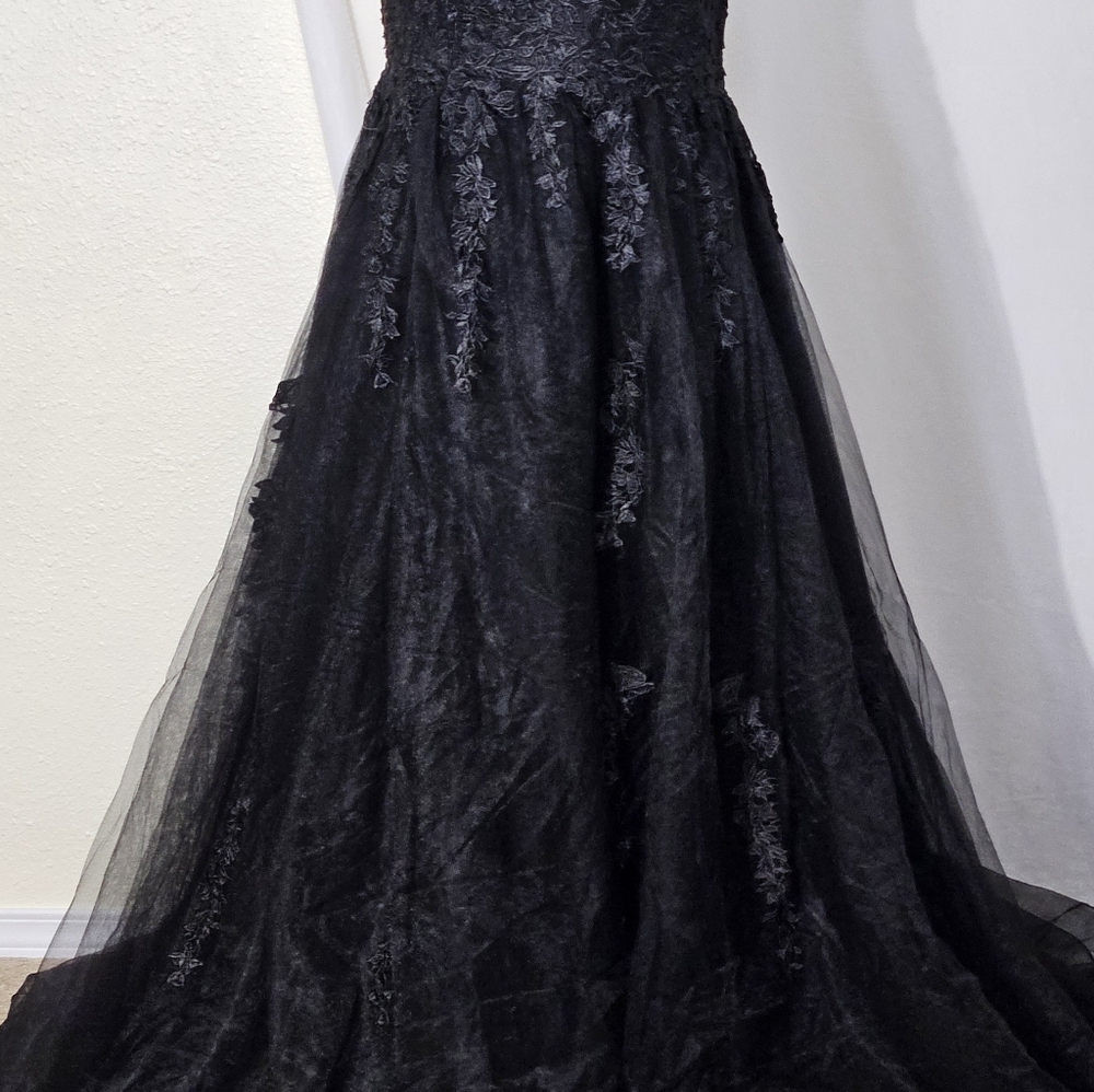Bluedragon Creations Black Lace Prom Gown - Picture 2 of 8